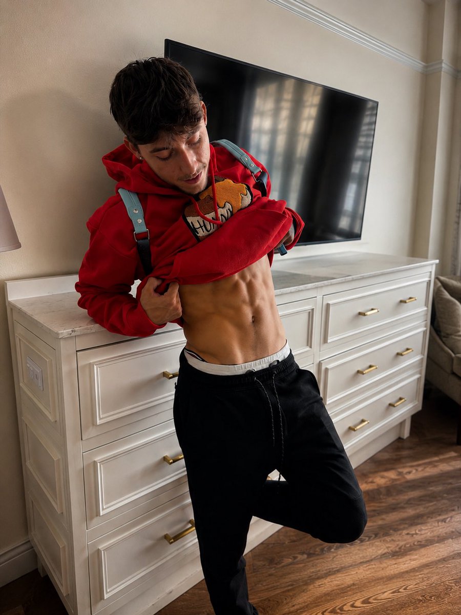 Royal_ace5's tweet photo. Double click if you want me to look down at you🫵 https://t.co/6LOR2mbGfd