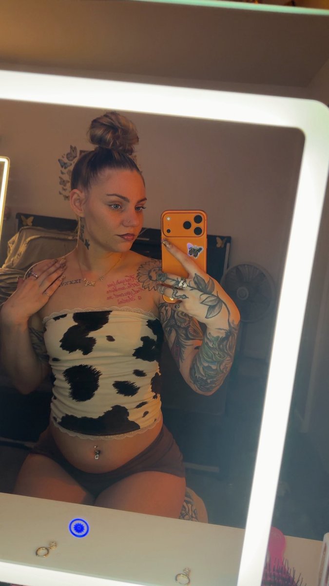 Mollyxanv's tweet photo. 😔😒🥳🎉#single #singlemom https://t.co/MgsGAkKOYv