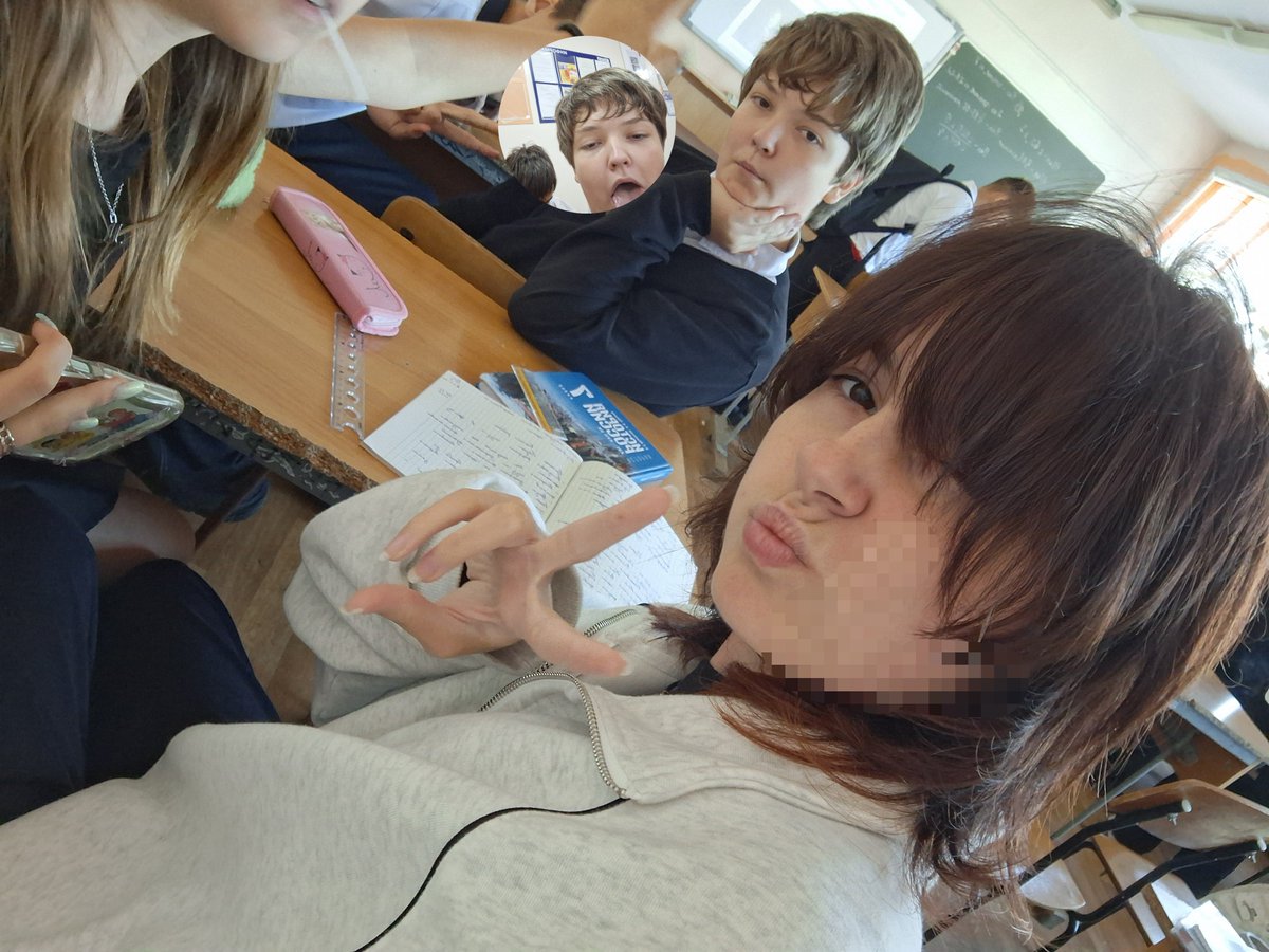Zaechjj's tweet photo. в школке тупорылой рядом со мной малоимущие неучи❤️❤️ https://t.co/1Hy0K10Rxy
