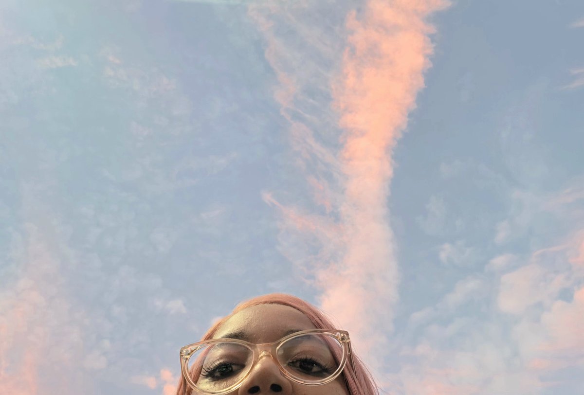 MolkTae's tweet photo. Pink! https://t.co/kUlfW3V68j