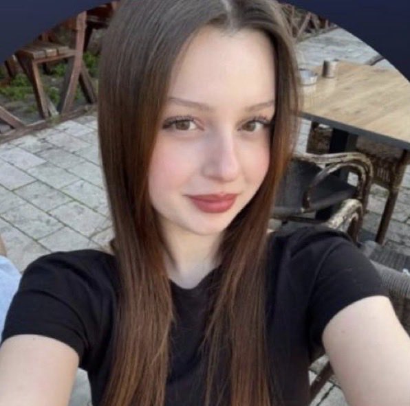 tuni_slay's tweet photo. 18 yaşındaki Gökçe, Bursa’da ormanlık alanda tartıştığı 24 yaşındaki sevgilisi tarafından boağzı kesilerek öldürüldü. 

Kadınlar için adalet😭😭😭 https://t.co/dKuLjwwFER