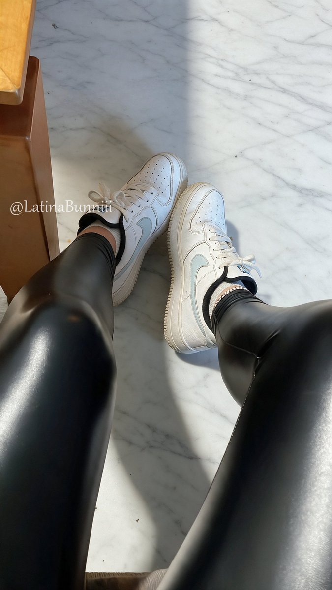 LatinaBunniii's tweet photo. Clean my dirty shoes cucky💸 https://t.co/HH2Cxffn8v