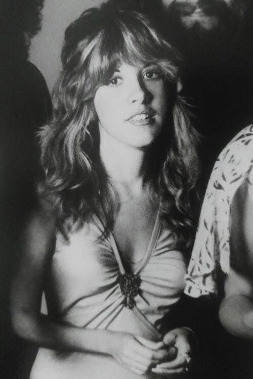 moonduststevie's tweet photo. She did her classic Stevie pose 🥲 https://t.co/rKWbaHlpZz