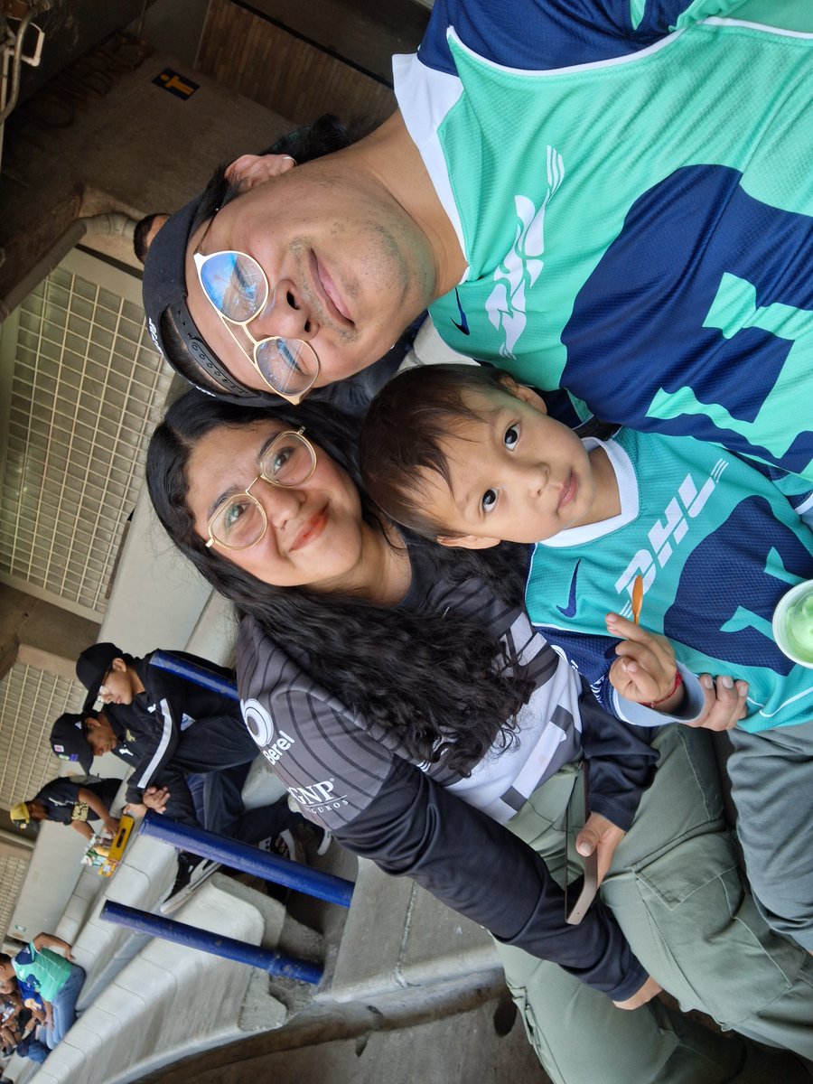 rowuis's tweet photo. @BancaMifel Solo tengo un ritual y lo llamo #Latrinidad uniformar a mi flaia de pumas, por qué cuando lo hacemos nos va mal :( 
Saludos @BancaMifel https://t.co/vV9ZOM5Zt1