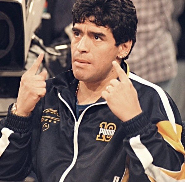 DiegoArchives's tweet photo. hay cosas que nunca se pierden, Dalma con la campera que el Diego usaba para ir a lo de Mauro Viale https://t.co/fpVGYNCzuQ