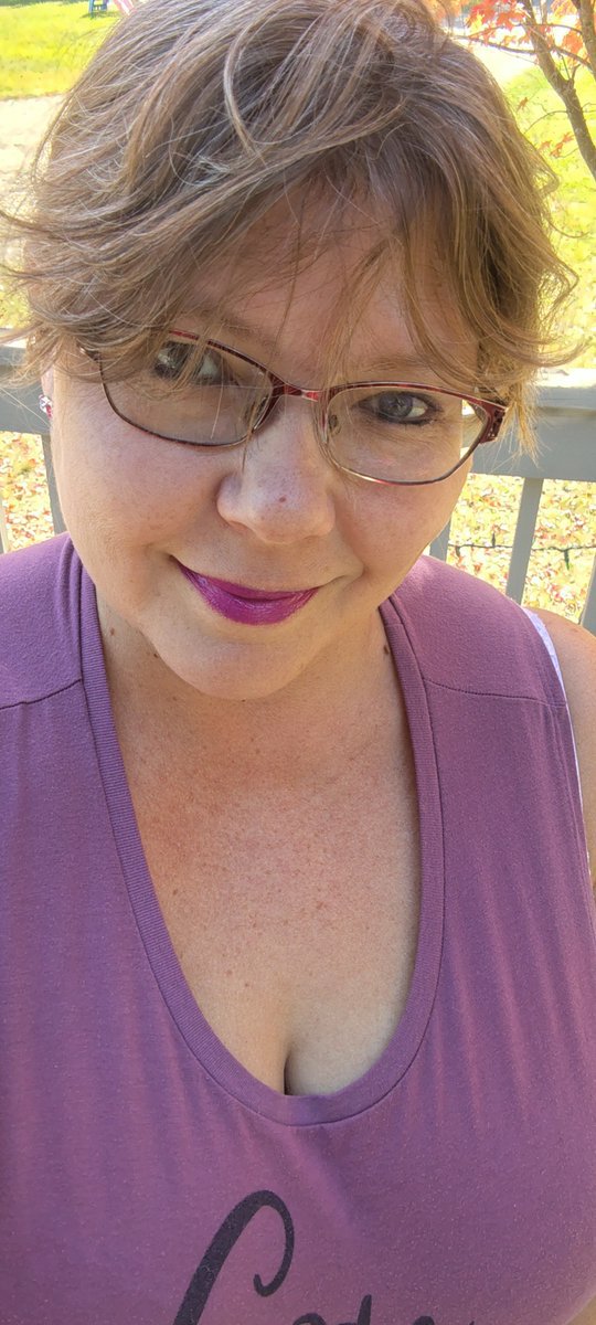 MesquitaErnesto's tweet photo. Can you date me, even if I’m old https://t.co/fZBUNfDmTw