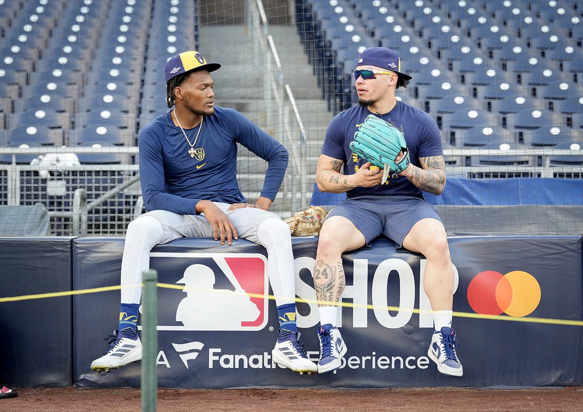 Brewers's tweet photo. Business trip out West

#WinOurWay https://t.co/FhyZvCiHKH