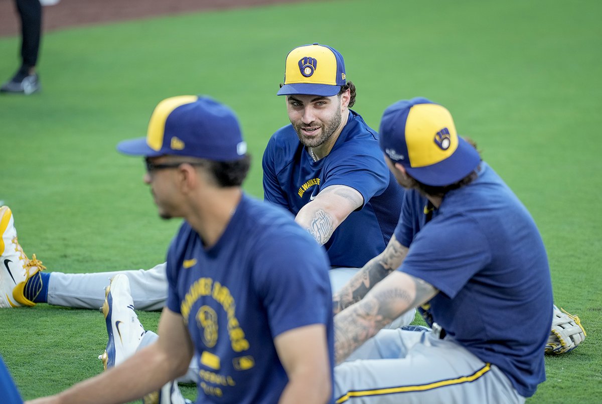 Brewers's tweet photo. Business trip out West

#WinOurWay https://t.co/FhyZvCiHKH