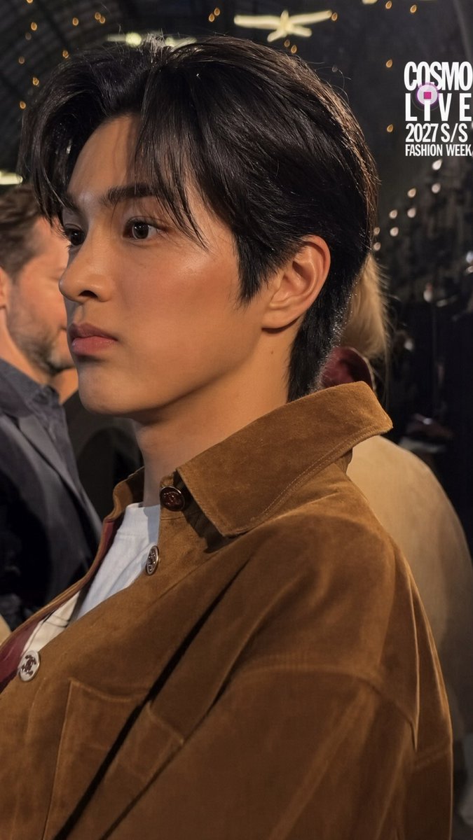 slipypudding's tweet photo. 1000 ปีมีหน ไม่เหมือนใครไม่มีใครเหมือนกอนโฮ เป็น one and only ตลอดไป 🤎🤎🤎🤎

KEONHO AT CHANEL PFW

#KEONHOxCHANELSS27 
#CHANELSpringSummer 
#KEONHO @CHANEL https://t.co/ZXRHP5td2P