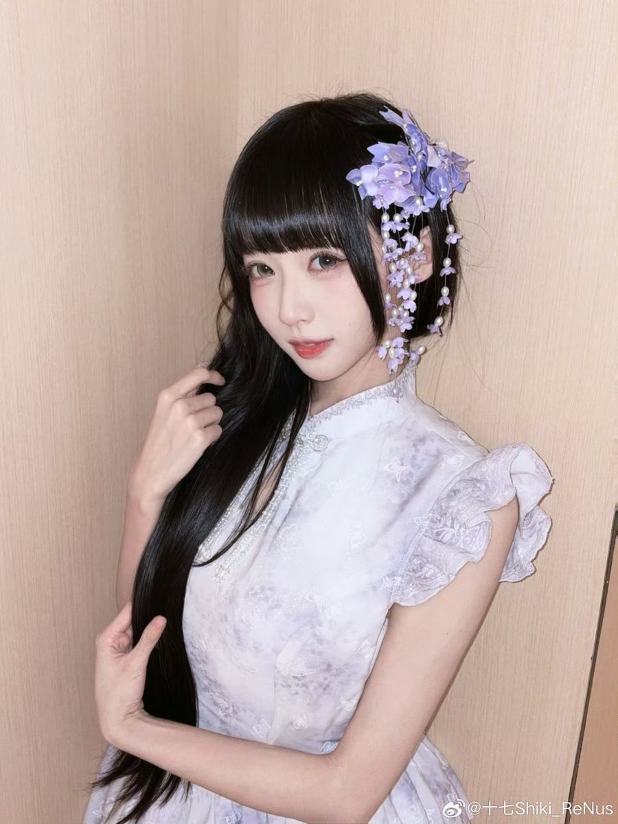 tsh_archive's tweet photo. ♡ graduate ♡
➪ 261006 • shiki weibo update

我就这样今天才能想起P昨天的照片（。）

#LISHIQI #李诗绮 #十七 #ReNus https://t.co/lrpa6g48Uy