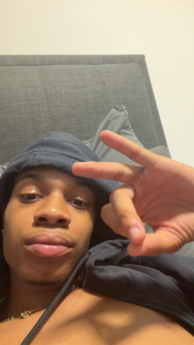 T0dse's tweet photo. sm1 help i’m bored asfk brah 
#lightskin #boy #dmv #atl #nfs #moots https://t.co/ZYyLE10VRl