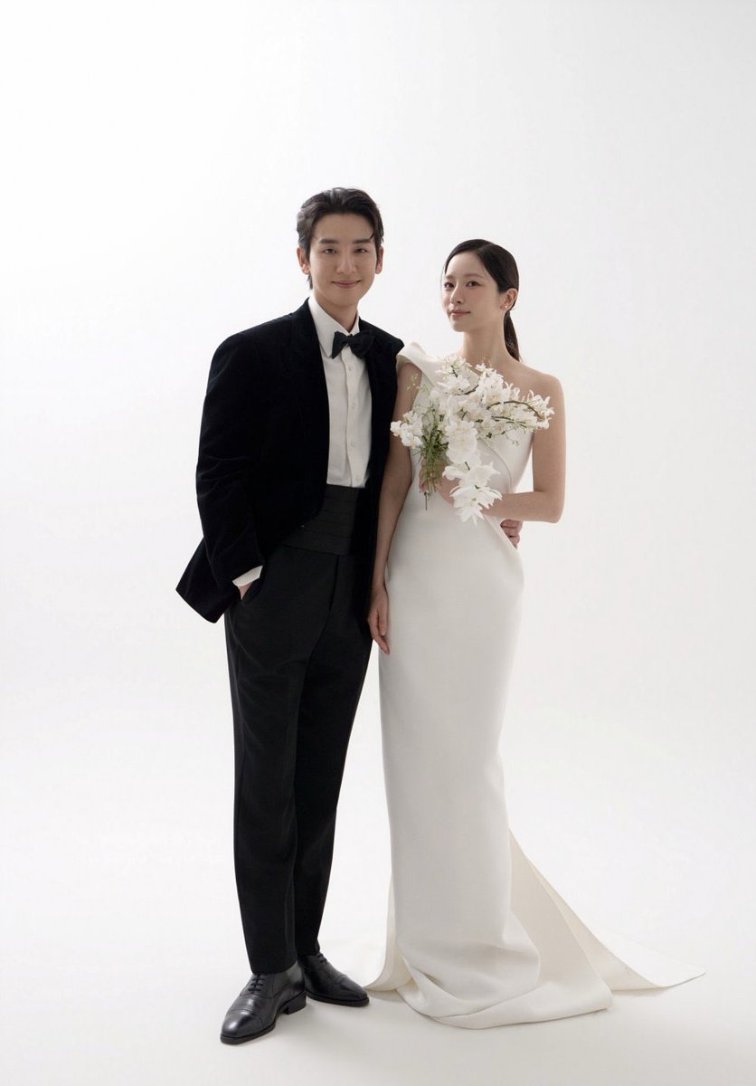 nUKiOz's tweet photo. 💍 อีกหนึ่งคู่รักนักแสดงเตรียมสละโสด!

#ซงจีโฮ (พี่ชายอิมซอล จาก #LovelyRunner และ #DoctorCha) ประกาศแต่งงานกับ #คิมโซรี (สาวสวยจาก Somebody 2 และ MIXNINE) ในเดือนตุลาคมนี้ หลังคบหาดูใจกันมาอย่างยาวนาน

❤️ ยินดีกับทั้งคู่ด้วยนะคะ!

© kyunghyang https://t.co/uUzVhCeAVs