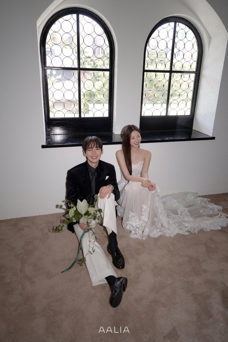 nUKiOz's tweet photo. 💍 อีกหนึ่งคู่รักนักแสดงเตรียมสละโสด!

#ซงจีโฮ (พี่ชายอิมซอล จาก #LovelyRunner และ #DoctorCha) ประกาศแต่งงานกับ #คิมโซรี (สาวสวยจาก Somebody 2 และ MIXNINE) ในเดือนตุลาคมนี้ หลังคบหาดูใจกันมาอย่างยาวนาน

❤️ ยินดีกับทั้งคู่ด้วยนะคะ!

© kyunghyang https://t.co/uUzVhCeAVs