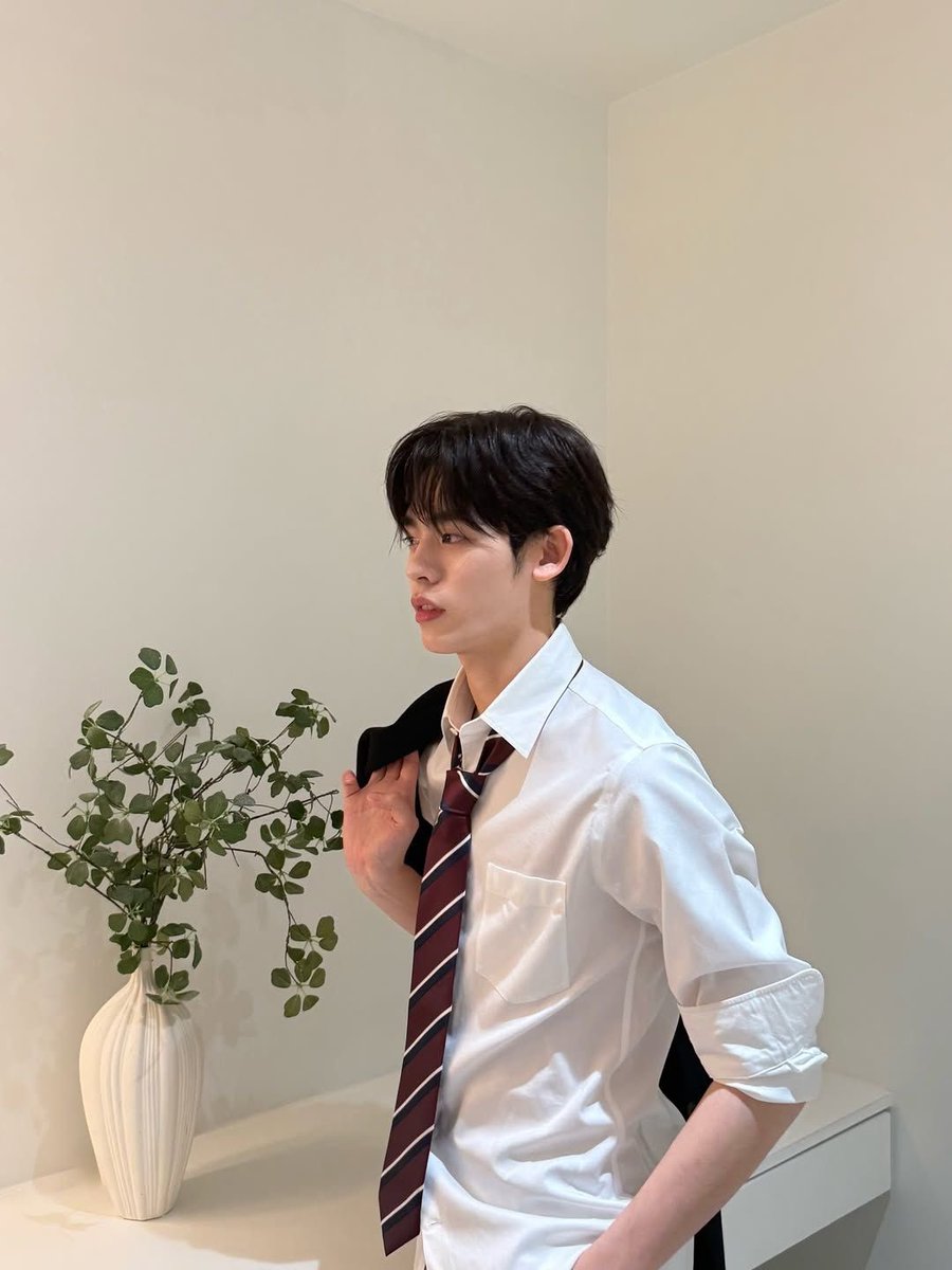 ttpswish's tweet photo. hello college bfs🫰🏻 https://t.co/w0Snj9Q0wO