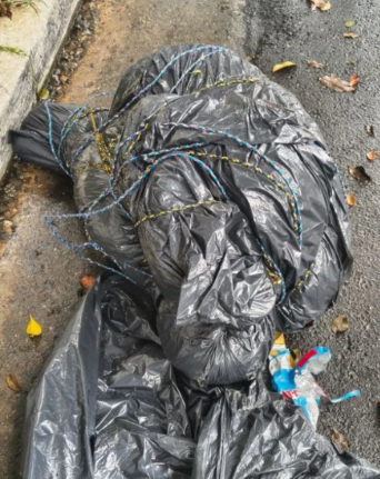 diretodomiolo's tweet photo. 🚨ATENÇÃO: Internautas apontam que um novo 'serial killer' pode estar à solta na cidade de São Paulo (SP).

De setembro para cá, cerca de 06 corpos foram encontrados enrolados em sacos plásticos na cidade, todos eles assassinados com o mesmo 'modus operandi'. https://t.co/2eL0LzJ1jh