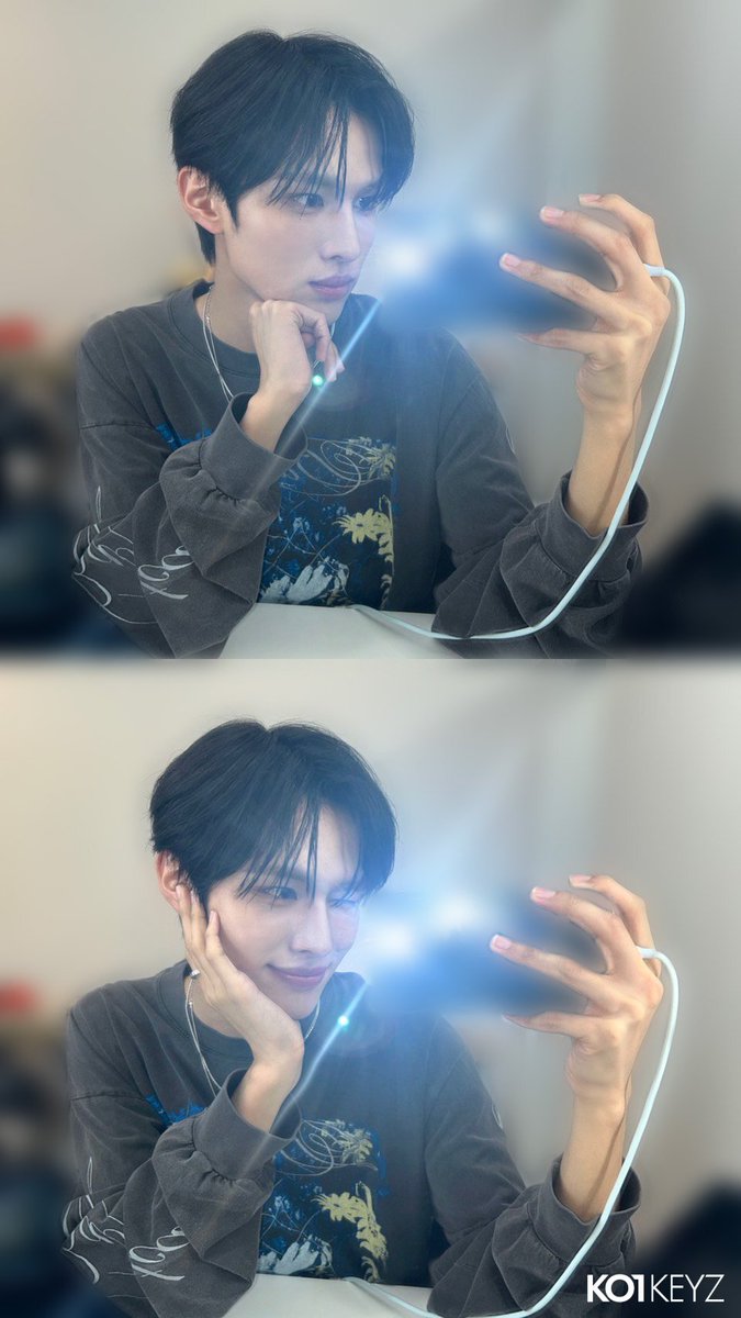 KO1KEYZofficial's tweet photo. 𝗢𝗙𝗙𝗜𝗖𝗜𝗔𝗟 𝗙𝗔𝗡𝗖𝗟𝗨𝗕 𝗨𝗣𝗗𝗔𝗧𝗘!

📓名前を呼ばれたあの日の僕へ

Check [ KO1NOTE ]
🔗 https://t.co/oPg6ZG4ViT

#KO1KEYZ #KO1KEYZ_FC #KO1NOTE
#コイキーズ #코이키즈 #YURA https://t.co/McvTRjP2ff