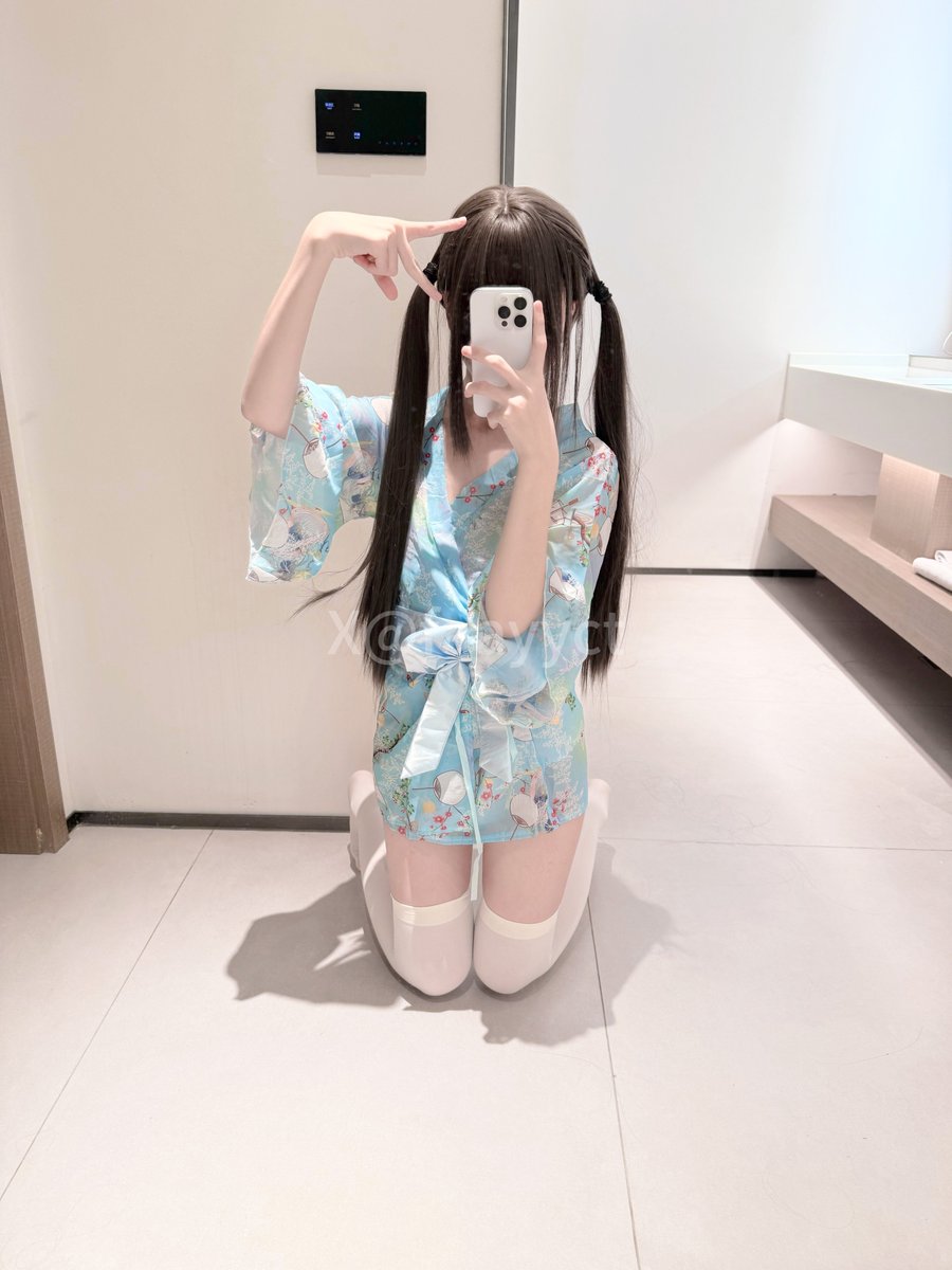faayyct's tweet photo. 我现在想成为一个破了洞的套，整体活着没什么意义，但能随机毁掉三个人的生活 https://t.co/Jx4L4a9bKd