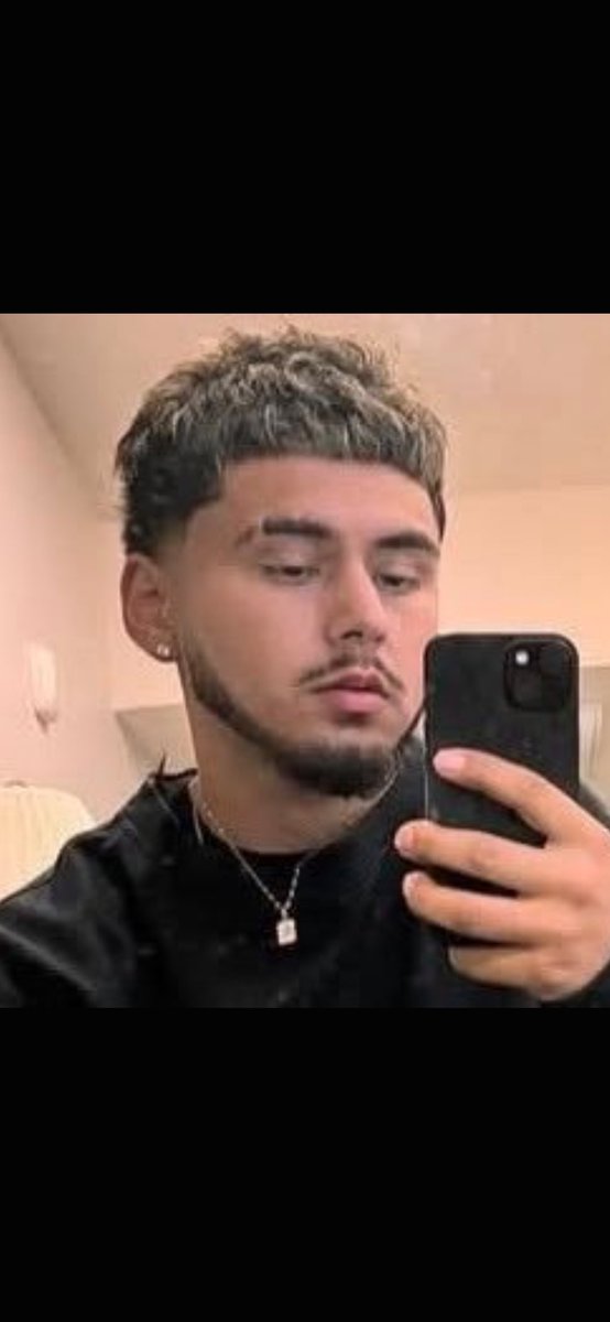 JustAPhantom12's tweet photo. @Zaneko6k Crodie pick a struggle https://t.co/pPwxjaF0nq