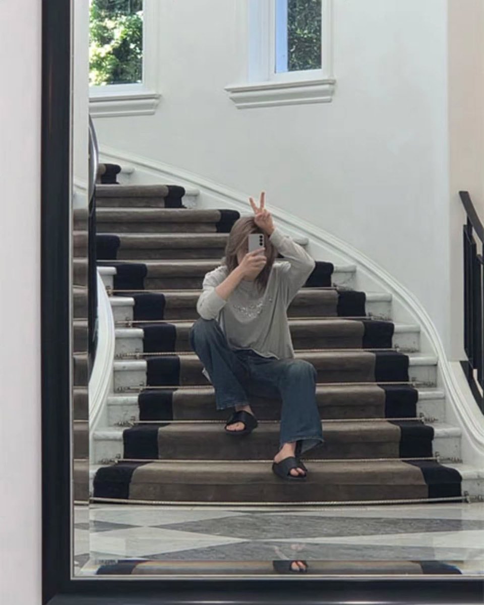 BTSJIMINPRK's tweet photo. 🤭 https://t.co/2ENhVw3kkf