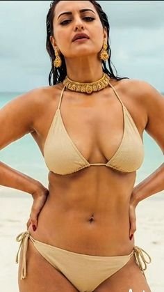 wiseup48's tweet photo. Super hot and sexy, Sonakshi Sinha bikini.

#bikini #bolkywoos #sexy #ai #hot https://t.co/tqj2n2F9Iy