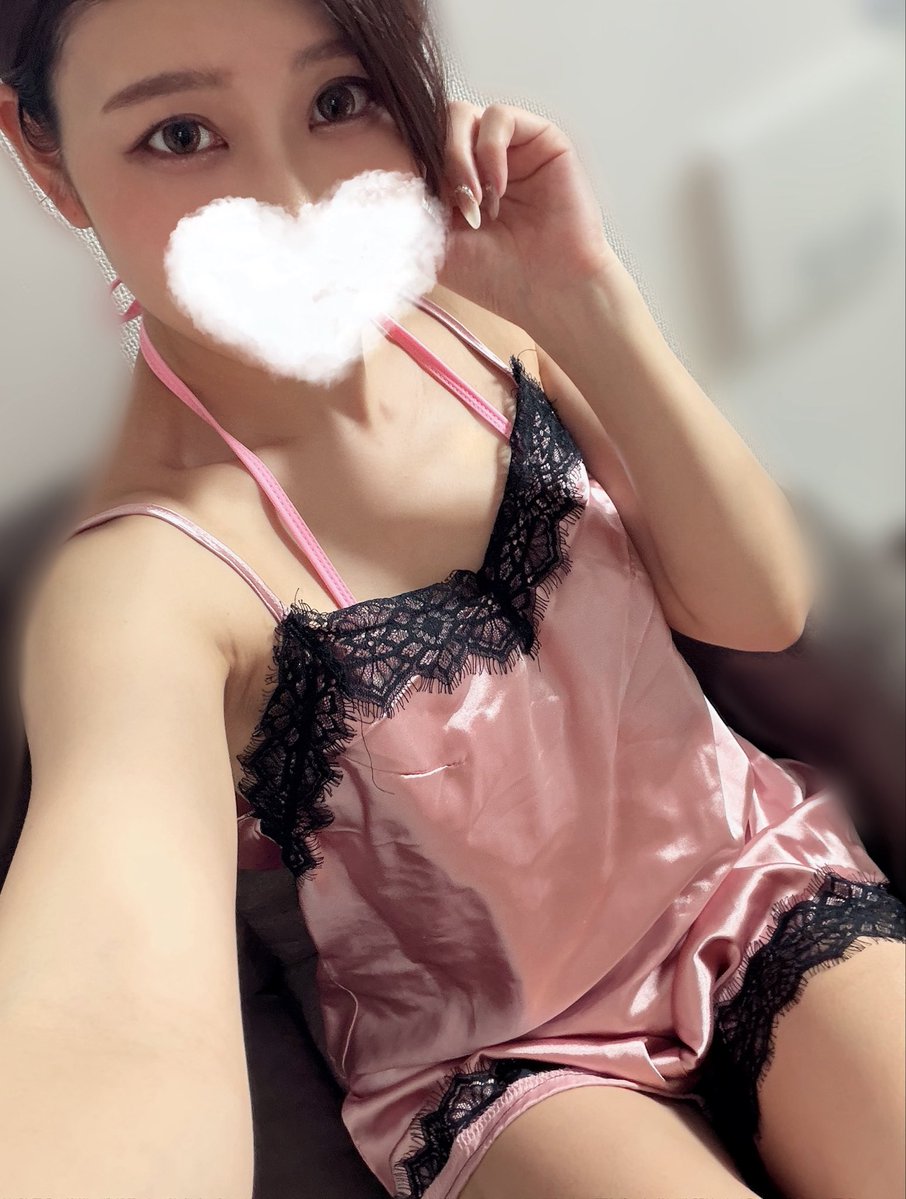 este__Elena's tweet photo. 出勤しました❣️

本日も下北沢11:00〜20:00です🪽♡
DMでのご予約も受け付けております💌

🍀最短12:40〜 https://t.co/XMnnwug5P0