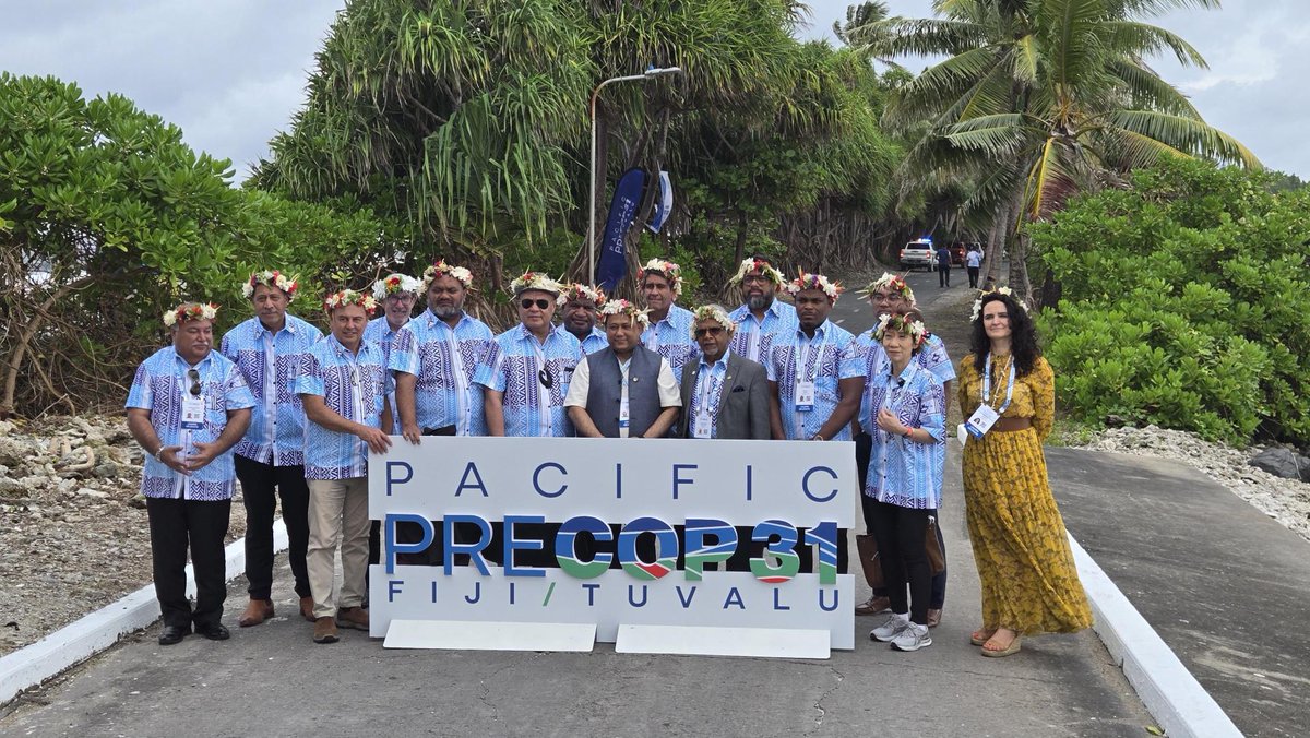 MafaldaDuarte's tweet photo. Fakafetai lasi, #Tuvalu, for the generous welcome.

Here, a decade ago, @theGCF finance helped create new land, safer coasts and stronger communities.

In the #Pacific, the impacts of climate change are alive. And so is action.

Honoured to speak about this at #PreCOP31
 🇹🇻🌊 https://t.co/H2LbYTG97w