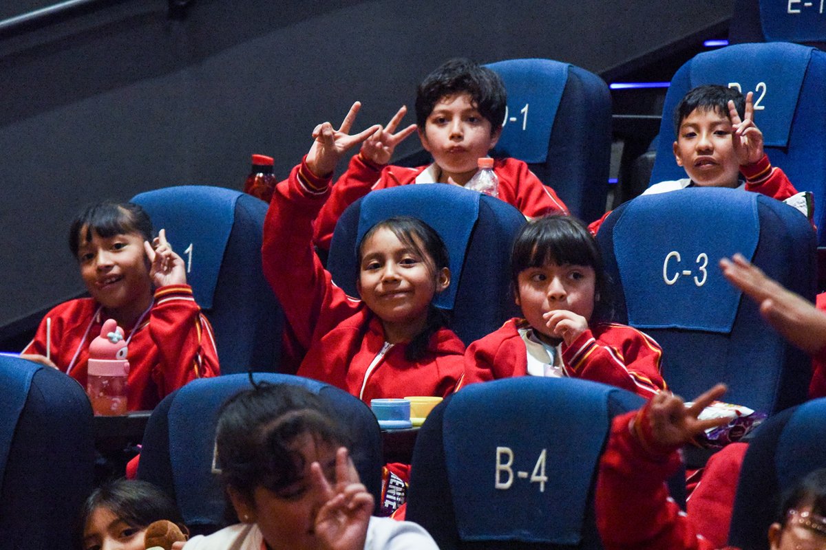 AEFCM_SEP's tweet photo. 🎬El proyecto “Vamos a la Cineteca” continúa acercando el cine y la cultura a las comunidades escolares.

En esta ocasión, 215 estudiantes de la Primaria “Álvaro Obregón” visitaron la Cineteca Nacional Xoco y disfrutaron de “Yuku y la flor del Himalaya”.

@CinetecaMexico #AEFCM https://t.co/brFUu52Le6