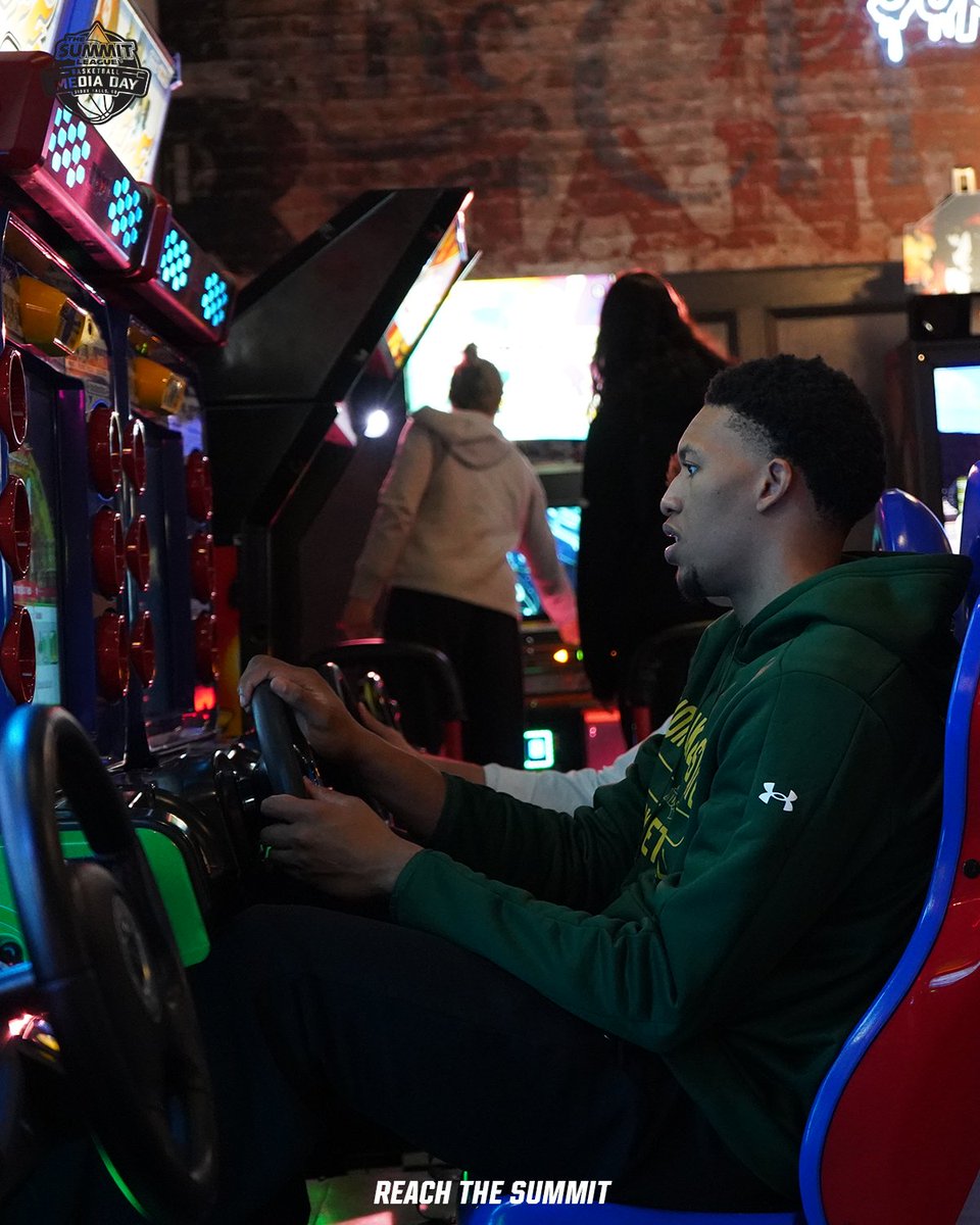 SummitHoops's tweet photo. MEDIA DAY: COMPLETE 🎥
ARCADE MODE: ACTIVATED 👾🕹️

A little fun to end Day 1 of media day!

#ReachTheSummit x #SummitWBB x #SummitMBB https://t.co/KqAjd0NvJS