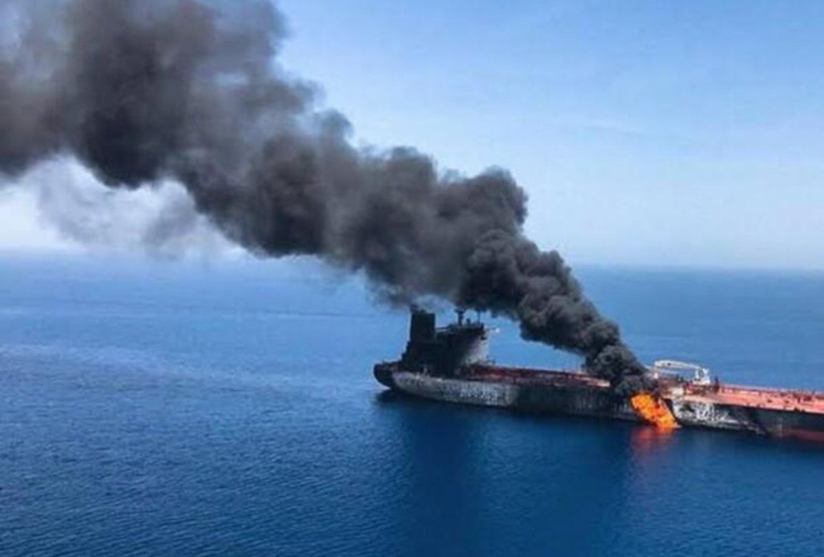 imrafi02's tweet photo. Black Sea में एक civilian cargo vessel पर हमले के बाद 2 लोगों की मौत हुई। भारतीय दूतावास के अनुसार जहाज पर म���जूद 3 भारतीय सुरक्षित हैं, जबकि एक घायल भारतीय का Romania में इलाज चल रहा है। �
#BlackSea #Ukraine #Russia #India #BreakingNews https://t.co/mDegSWXIBy