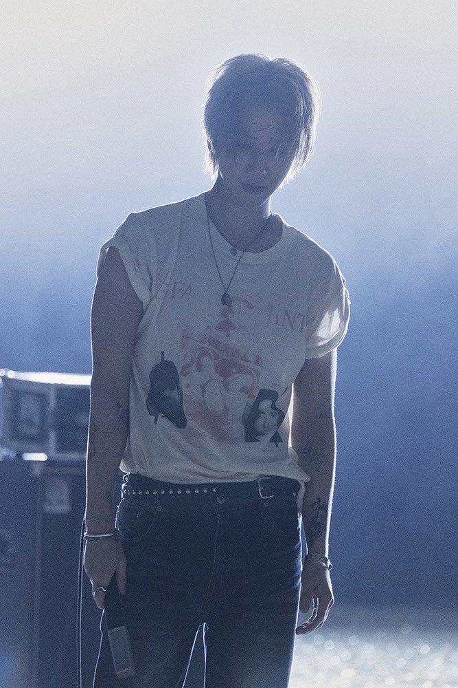 2ndiro's tweet photo. 예쁜애들중 젤 사연 있게 생긴사람...
#yesung #예성 #Pedazos https://t.co/5ePU46Gwli