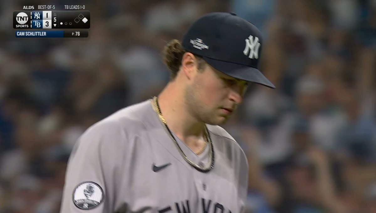 RaysTheRoofTB's tweet photo. IS IT LOUD ENOUGH FOR YOU NOW, CAM???

THE AL CY YOUNG SHOULD LAST MORE THAN 4.1 INNINGS

BRO CAN'T LAST AT ALL 😂😂😂 https://t.co/Buc2TKQKBg