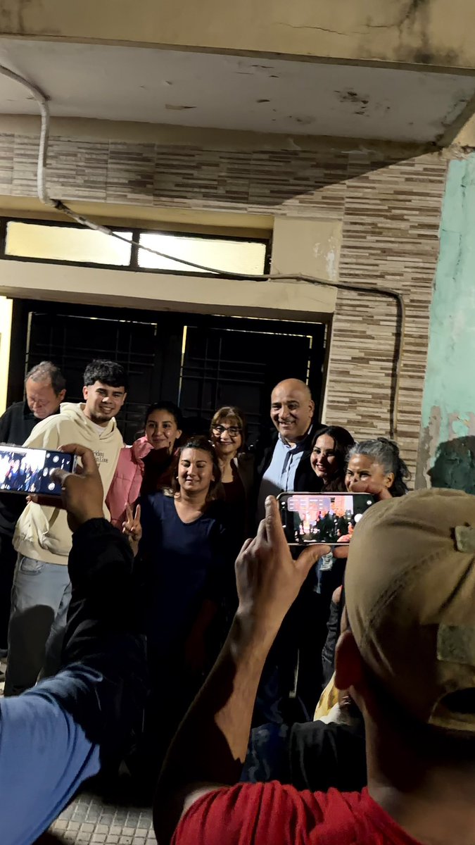 JuanManzurOK's tweet photo. En la Capital compartimos una gran reunión con dirigentes y compañeros de distintos barrios, hombres y mujeres que conocen la calle, caminan cada rincón y nunca abandonaron sus convicciones.

Porque ser un militante  no es solamente levantar una bandera. Es defender todos los días el trabajo, la justicia social y la dignidad de cada familias tucumana.

¡UNIENDO A LOS PERONISTAS Y A TODOS LOS TUCUMANOS QUE ESTAN EN CONTRA DE LAS POLITICAS DE MILEI!