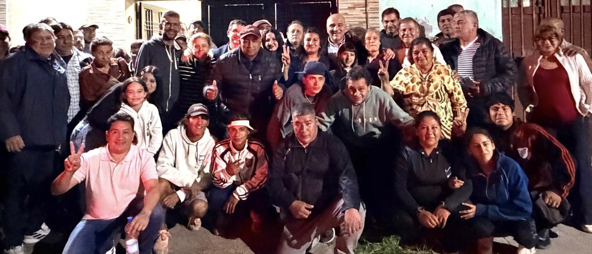 JuanManzurOK's tweet photo. En la Capital compartimos una gran reunión con dirigentes y compañeros de distintos barrios, hombres y mujeres que conocen la calle, caminan cada rincón y nunca abandonaron sus convicciones.

Porque ser un militante  no es solamente levantar una bandera. Es defender todos los días el trabajo, la justicia social y la dignidad de cada familias tucumana.

¡UNIENDO A LOS PERONISTAS Y A TODOS LOS TUCUMANOS QUE ESTAN EN CONTRA DE LAS POLITICAS DE MILEI!