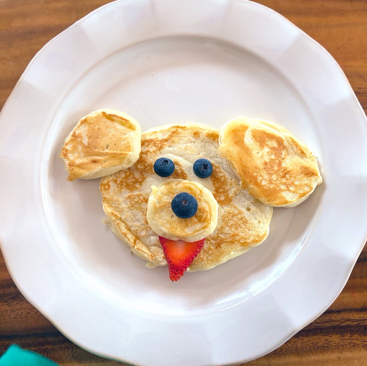 mipiandco's tweet photo. Pancake Party🤪🥞🐶🫐🍓🧈🍯 https://t.co/Htx3z1OOoj