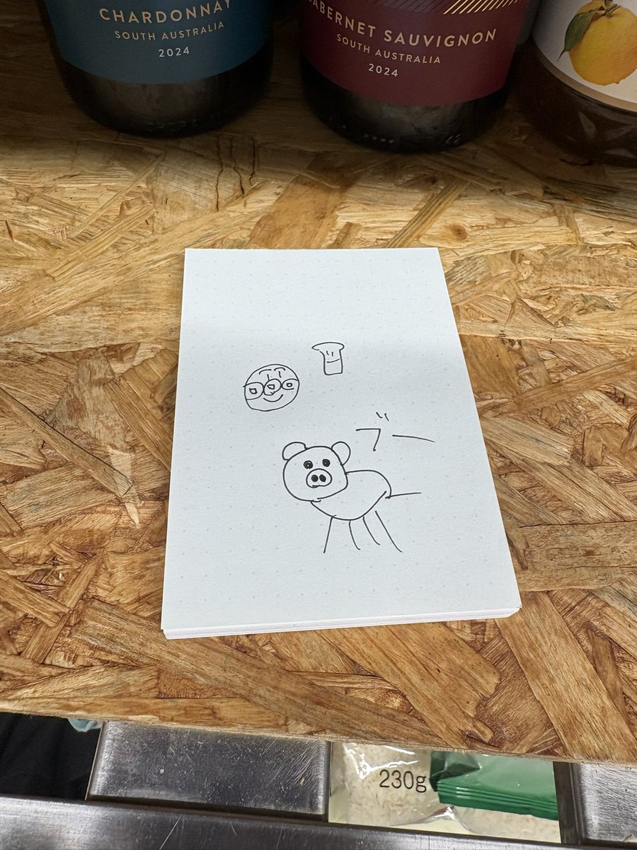 NTxx_89's tweet photo. 誰やねん。人のメモ帳使って落書きするやつ😓 https://t.co/PLasNxnico