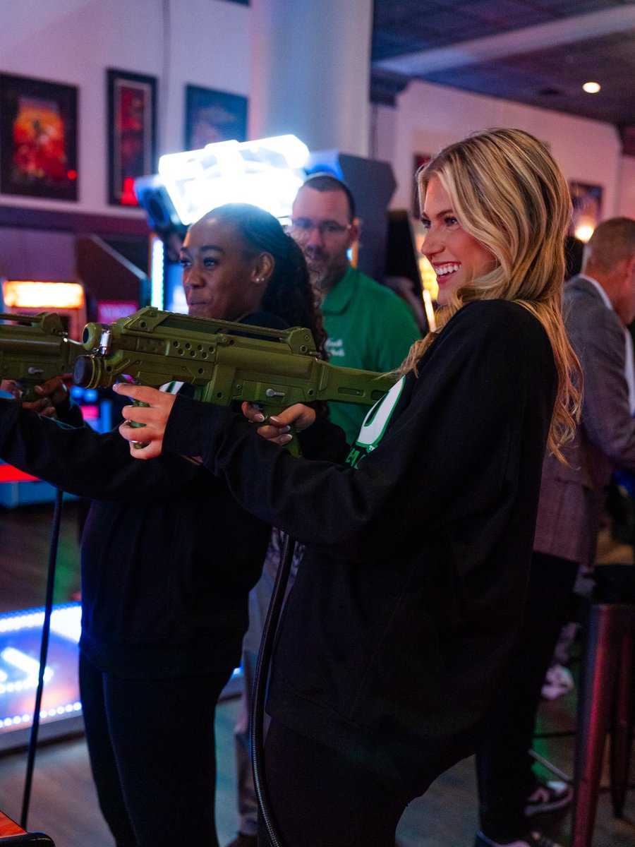 UNDwbasketball's tweet photo. Had fun at the arcade!👾🕹️

#UNDproud | #LGH https://t.co/AnSZLmR2HG