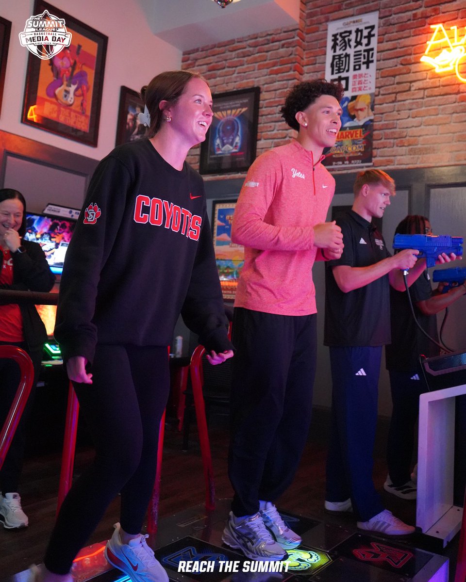 SummitHoops's tweet photo. MEDIA DAY: COMPLETE 🎥
ARCADE MODE: ACTIVATED 👾🕹️

A little fun to end Day 1 of media day!

#ReachTheSummit x #SummitWBB x #SummitMBB https://t.co/9Uo7WvE7AS