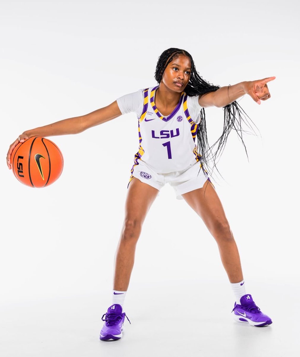 EJayArrow's tweet photo. 5⭐️ recruit Qandace Samuels (ranked #10 in the Class of 2027) on her OV to LSU 🐯 https://t.co/QRrGrIQ1TW