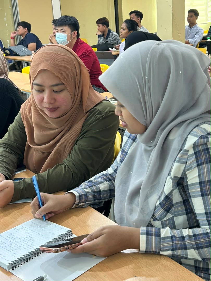 OUMBANGI's tweet photo. Terima kasih kepada En. Othman bin A. Kassim kerana sudi berkongsi ilmu kepada pelajar. ๐ฅฐ
#oumbangi #parttimestudies #studyonline #belajarsambilbekerja #inspiration #creatorsearchinsights https://t.co/CFUFWp6kuX