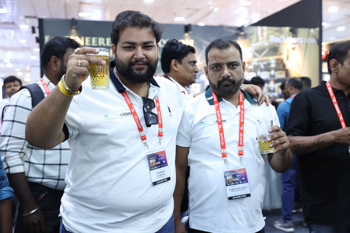 raghavnews's tweet photo. Happy Hours at Big Cine Expo 2026, presented by Xpand Digital.
#BigCineExpo2026 #HappyHourVibes #FilmExpoFun #CineLovers #ExpoDayDoneRight #ExpoInsights #EndOfDayCheers #ScreenAndSip #EventMoments #ChennaiCinemaScene https://t.co/jXCP9J1iVK