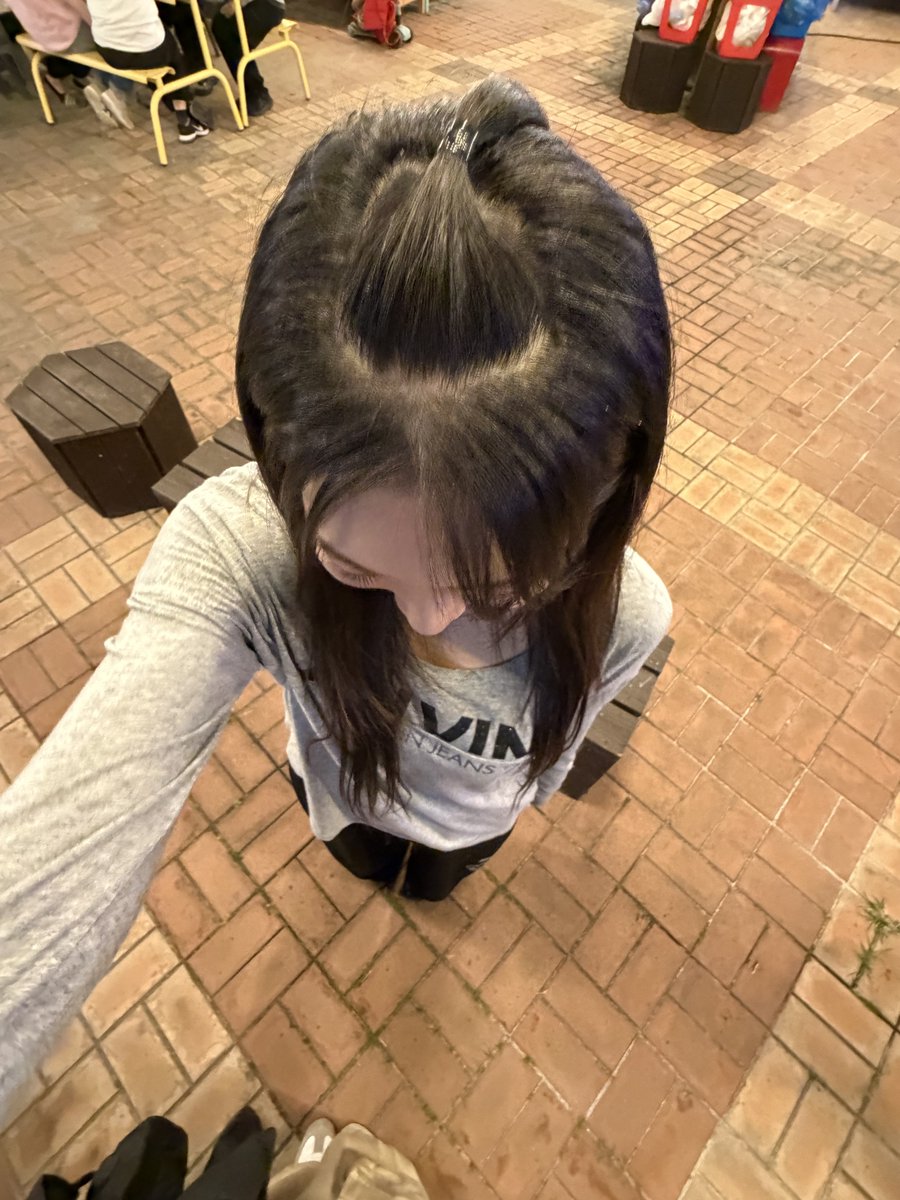 BANDCHOHA's tweet photo. 머리숱 적으면 초하 못함 https://t.co/piA9xPsioF