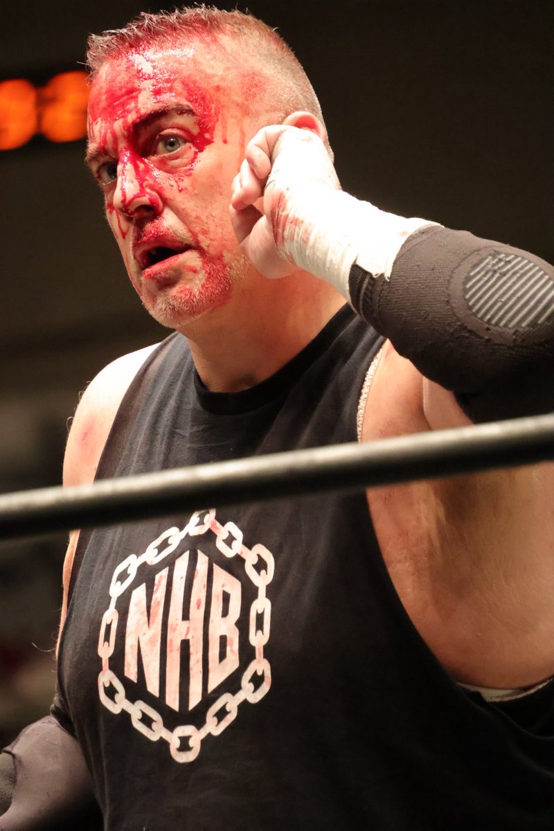 Rose_mama's tweet photo. #pw_freedoms 後楽園大会
#葛西純 選手と
#DannyDemanto 選手
試合後にお互いがお互いを意識し合う👀
*流血を含む写真です
#NHB https://t.co/pJnvuqF4mC