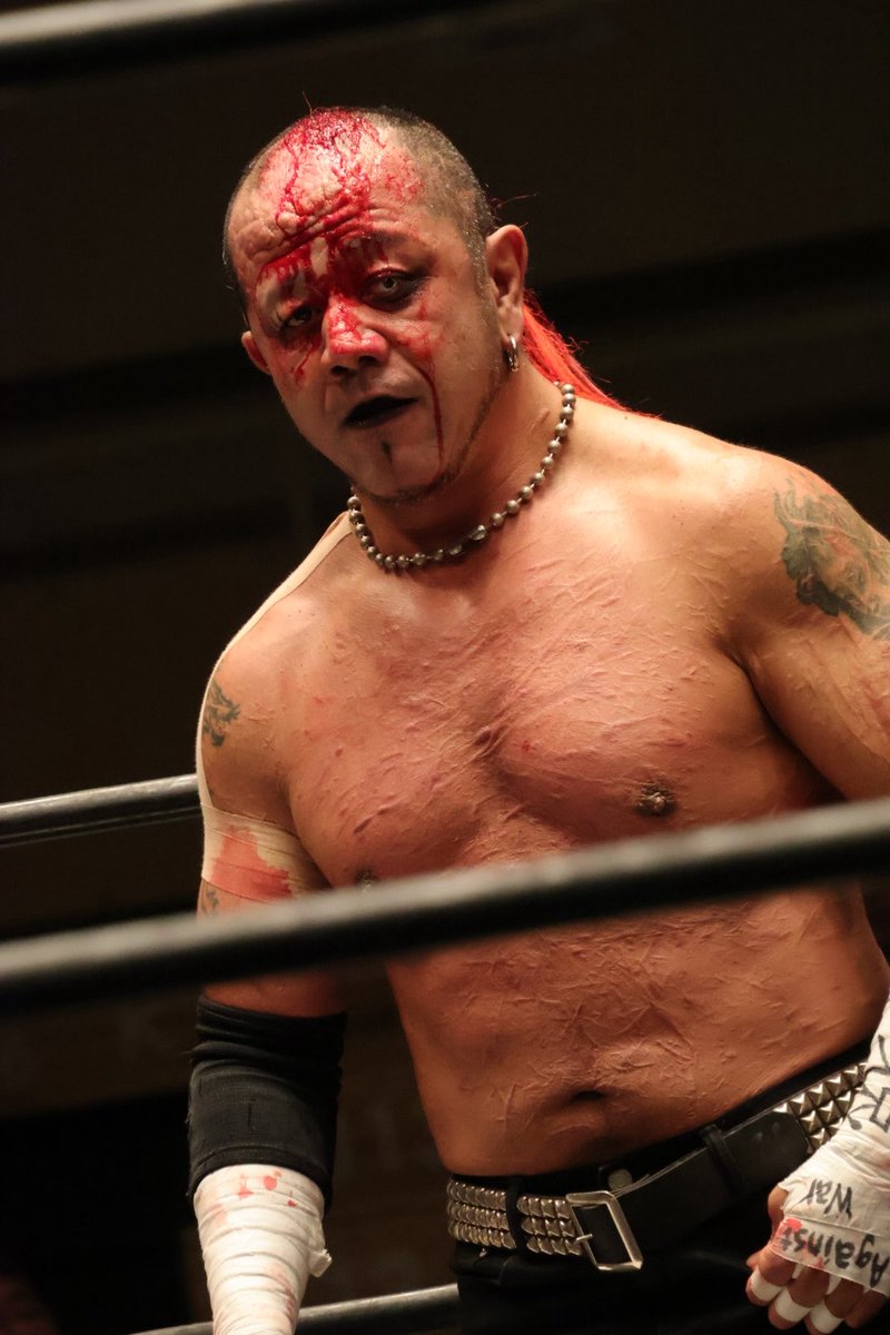 Rose_mama's tweet photo. #pw_freedoms 後楽園大会
#葛西純 選手と
#DannyDemanto 選手
試合後にお互いがお互いを意識し合う👀
*流血を含む写真です
#NHB https://t.co/pJnvuqF4mC