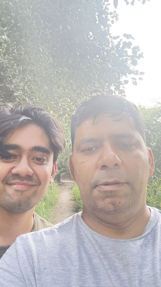drrajiv_run's tweet photo. 😴. My muscles were still sore 🔥 Physio's advice 🩺: walk 5 km instead of 10 🚶‍♂️ and balance weak muscles (quads, back) with strong ones (calves, hamstrings, hips) ⚖️ A car runs well only when all 4 tyres have equal air 🚗💨 #Running #StrengthTraining https://t.co/L0WZxqFZpX