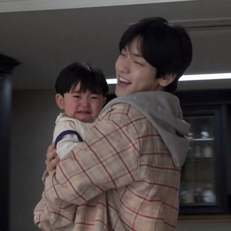 candyyoukaroll's tweet photo. Yoojun being carried by his dads. ๐ฅน๐ค๐ซถ๐ผโจ
#TXT #YEONJUNTXT #SOOBINTXT #HUENINGKAITXT #BEOMGYUTXT #TAEHYUNTXT https://t.co/GNBUcJ4Y1w