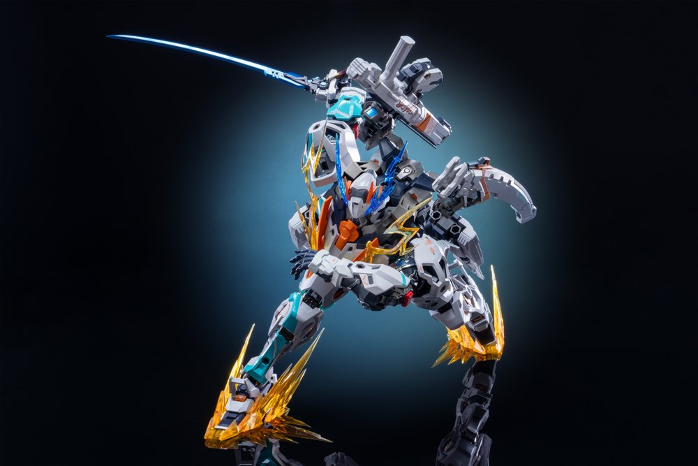 kotobukiya_2han's tweet photo. ＼予約開始／
ブイトール 陣地突撃型　“疾雷（ジィレイ）”
25,300円(税込)

レーシングスタイルと兵器美を融合した完全新規設計❗
発光する稲妻状バイザーと全身エフェクトで、
戦場を駆ける「疾雷」を演出します⚡

▼ご予約はこちら
https://t.co/fY45n93sVI

#ヘキサギア #MOSHOWTOYS https://t.co/crwthjQls3