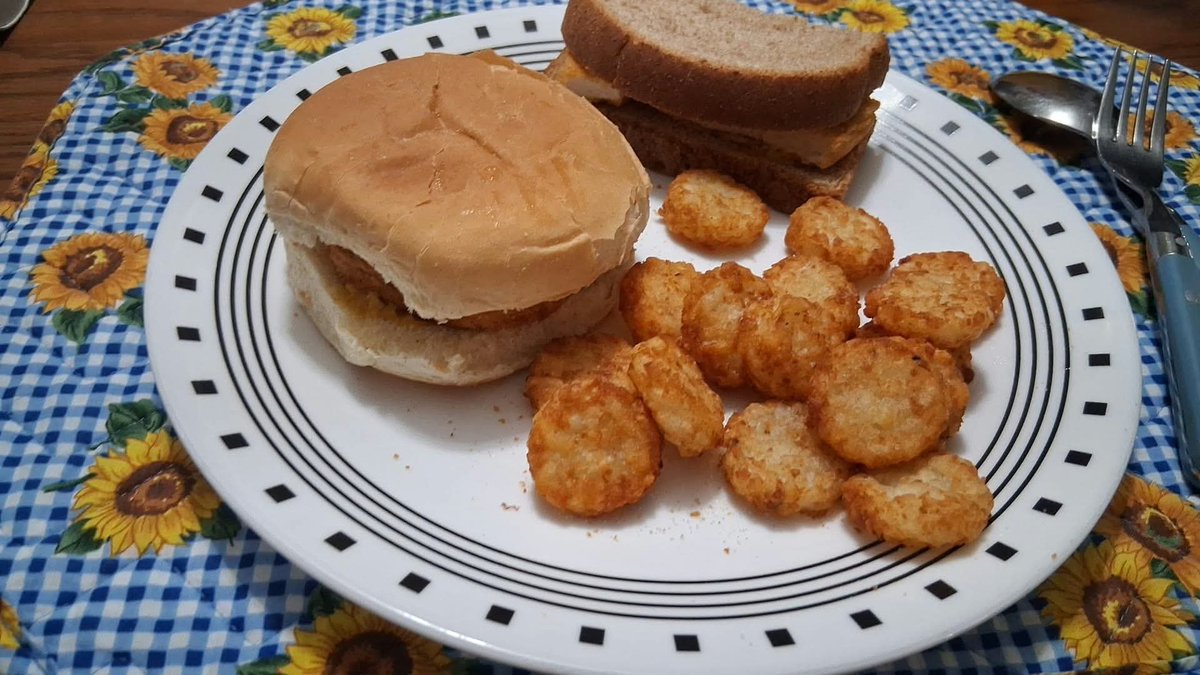 DSanderd's tweet photo. Cindy
Dinner tonight it was amazing lol https://t.co/92wDWMLcMx