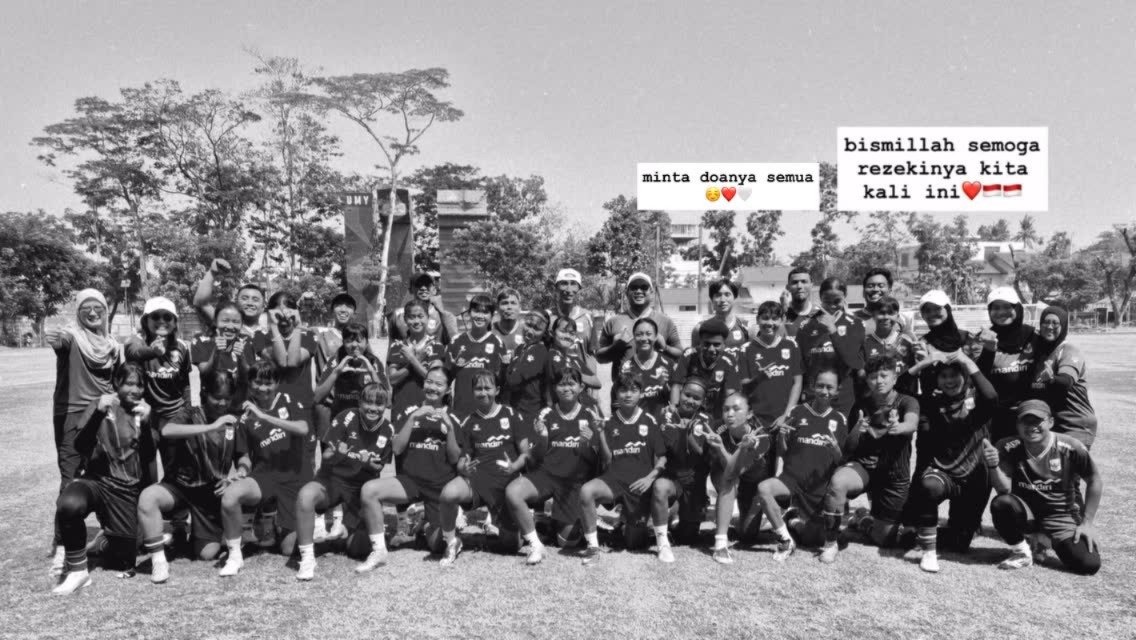 womensfootie_id's tweet photo. Now, can we have the same publications, same vibes, and same treatment for our women's senior national team at the friendly match (vs Armenia & Jordan) and the U17 Girls team at Asian Cup U17 Qualifiers? 

Thank you......

@TimnasIndonesia @PSSI 

📷: Instagram dari Helsya dan Jezlyn