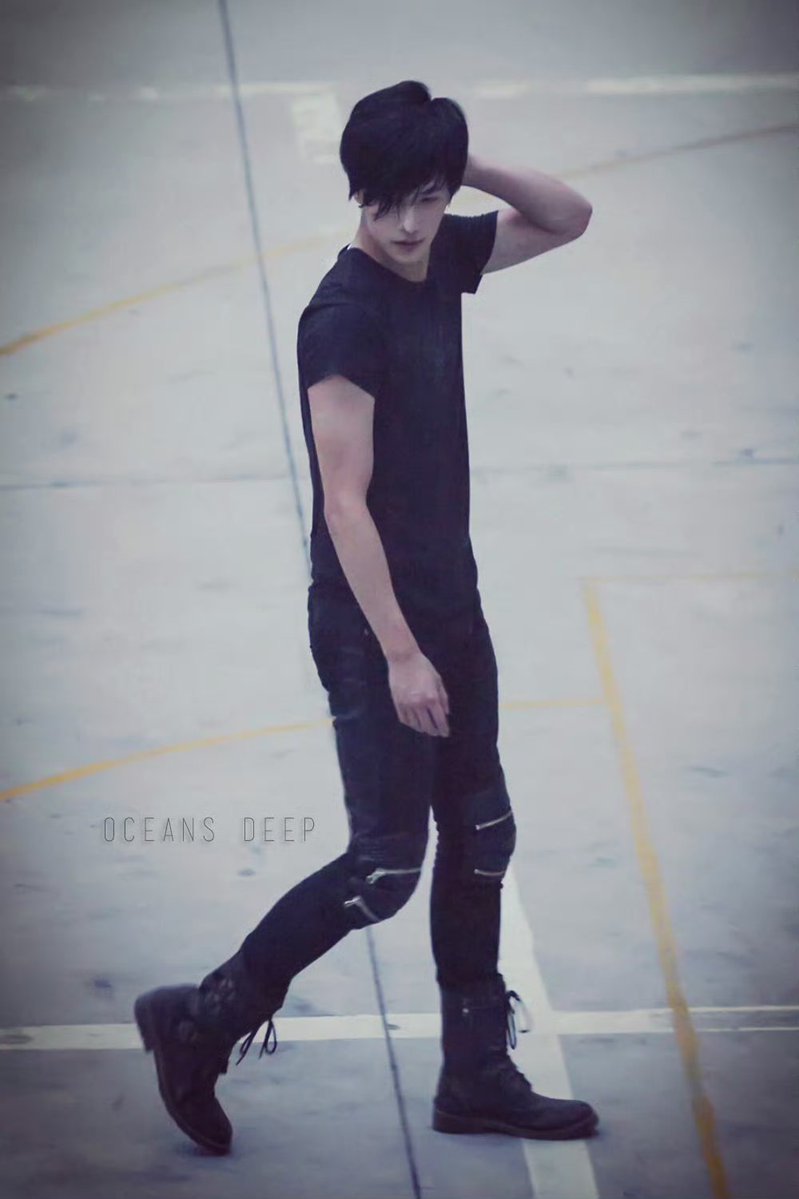 hi_seerung's tweet photo. 2014 แต่โคตรหล่อ โคตอันตราย https://t.co/S3cyNqN2dE