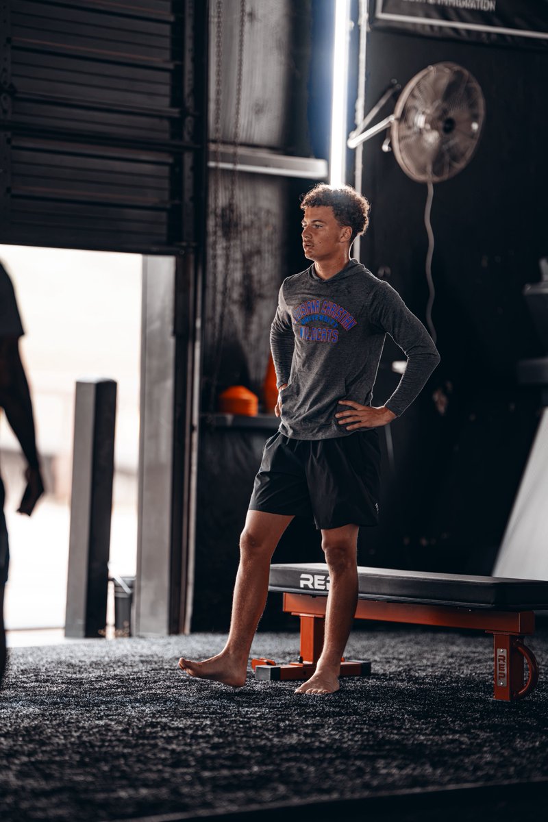 Grey_Byrd5's tweet photo. When the purpose is bigger than the praise, build a foundation that can’t be ignored⚡️⚡️⚡️
Greyson Byrd | 2029 | 6’2” 182 LBS
ATH/QB | 4.2 GPA | Texas City HS
greysonbyrd5@gmail.com
@n0limithtx @TCHSRecruits @Joe_Byrd5 @iam_alinedouard @Marchen44 @CoachT_GTX @priority11fb @COACHMO54 @coach_ylagan